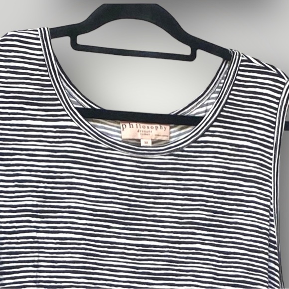 🟢5/$25  Philosophy black/white dress - Picture 10 of 13